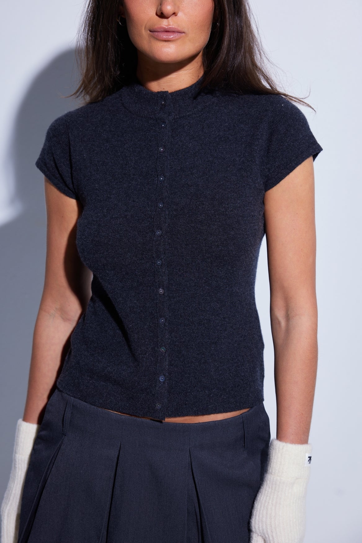 AVORIAZ FITTED BUTTON TEE 