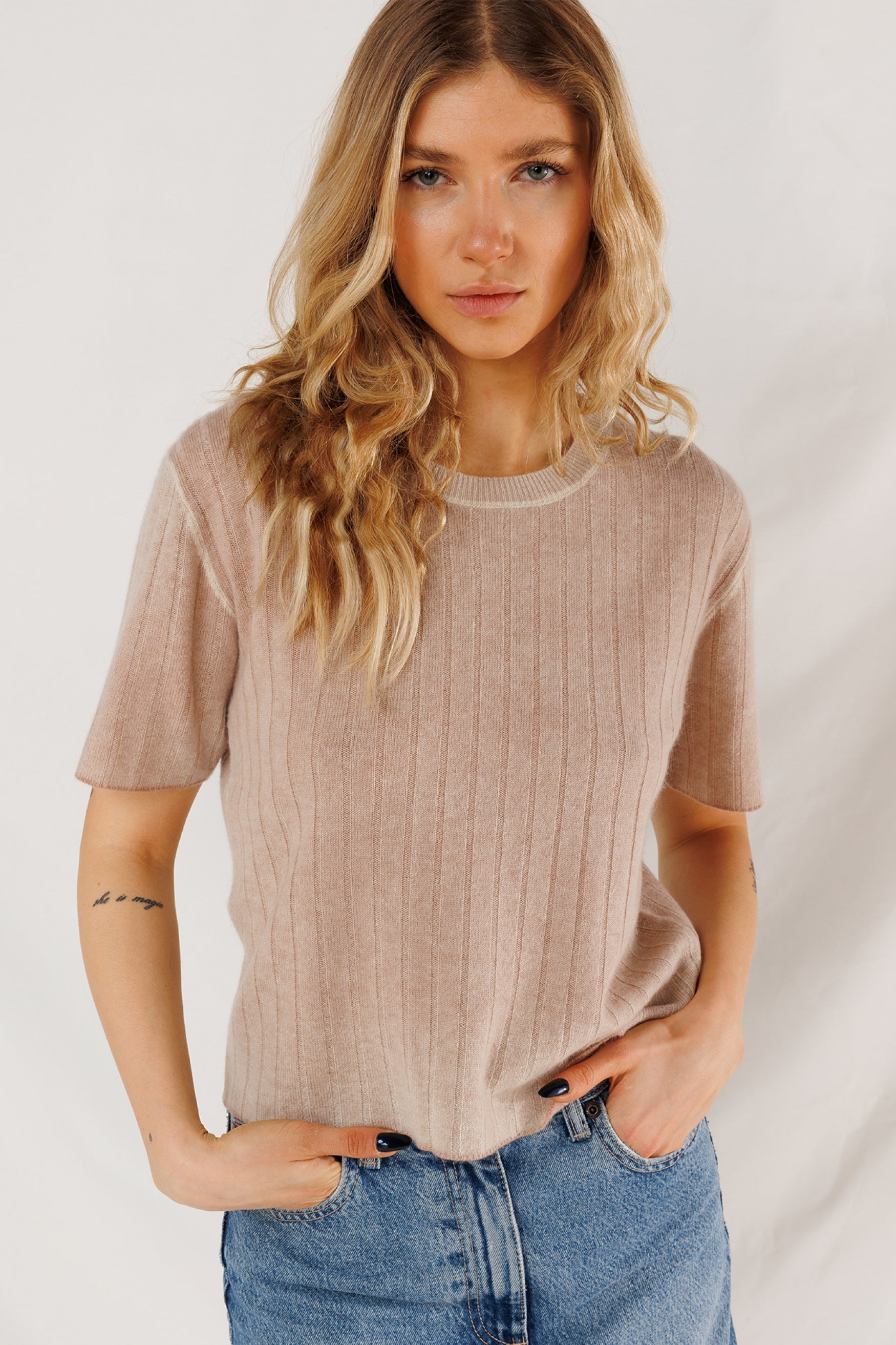 DISTRESSED MILOU TEE 